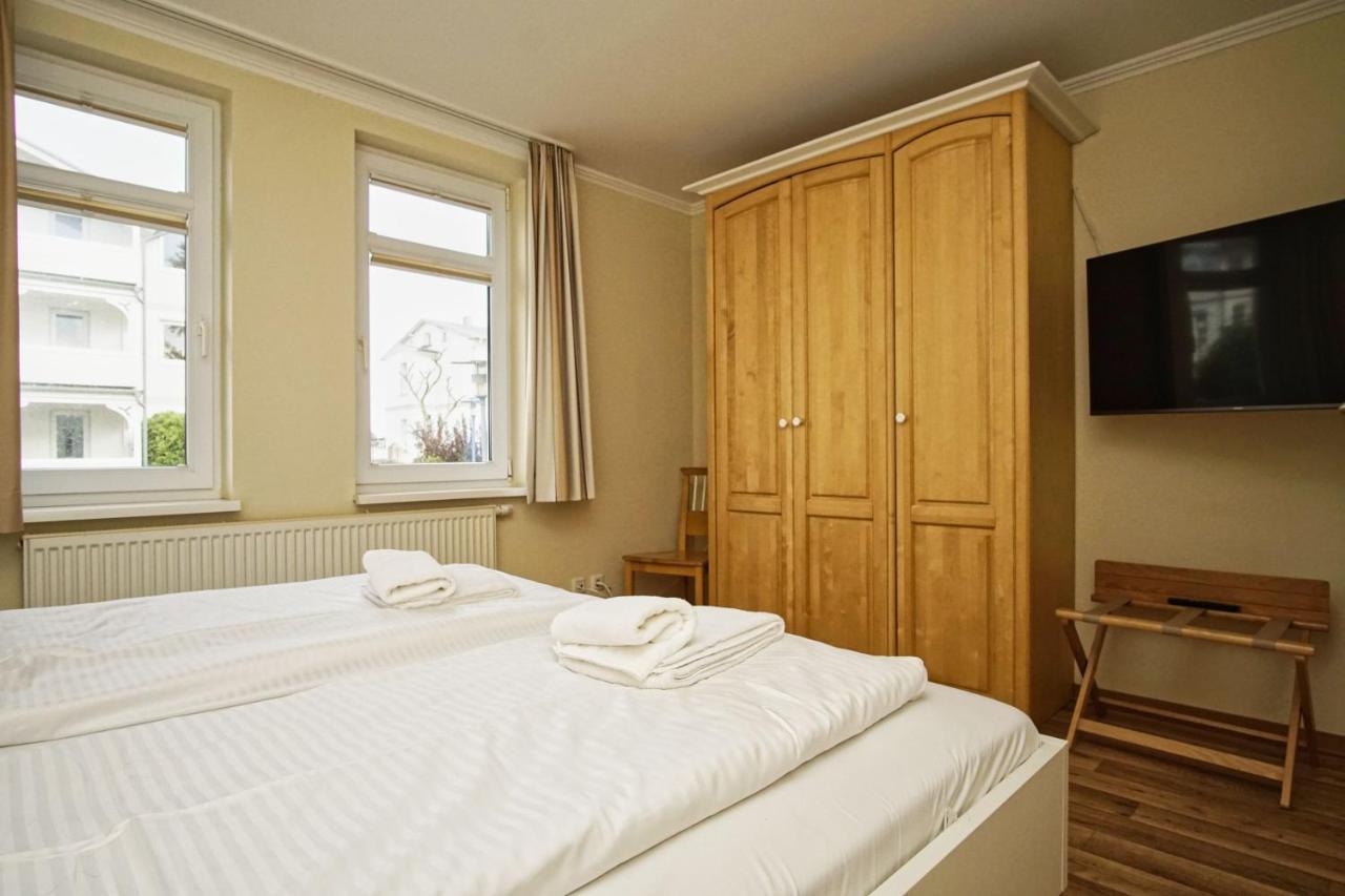 Mit Meerblick Und Balkon, Gratis Nutzung Vom Ahoi Erlebnisbad Und Sauna In Sellin - Meeresblick Fewo 38 奥斯特巴德·哥伦 外观 照片